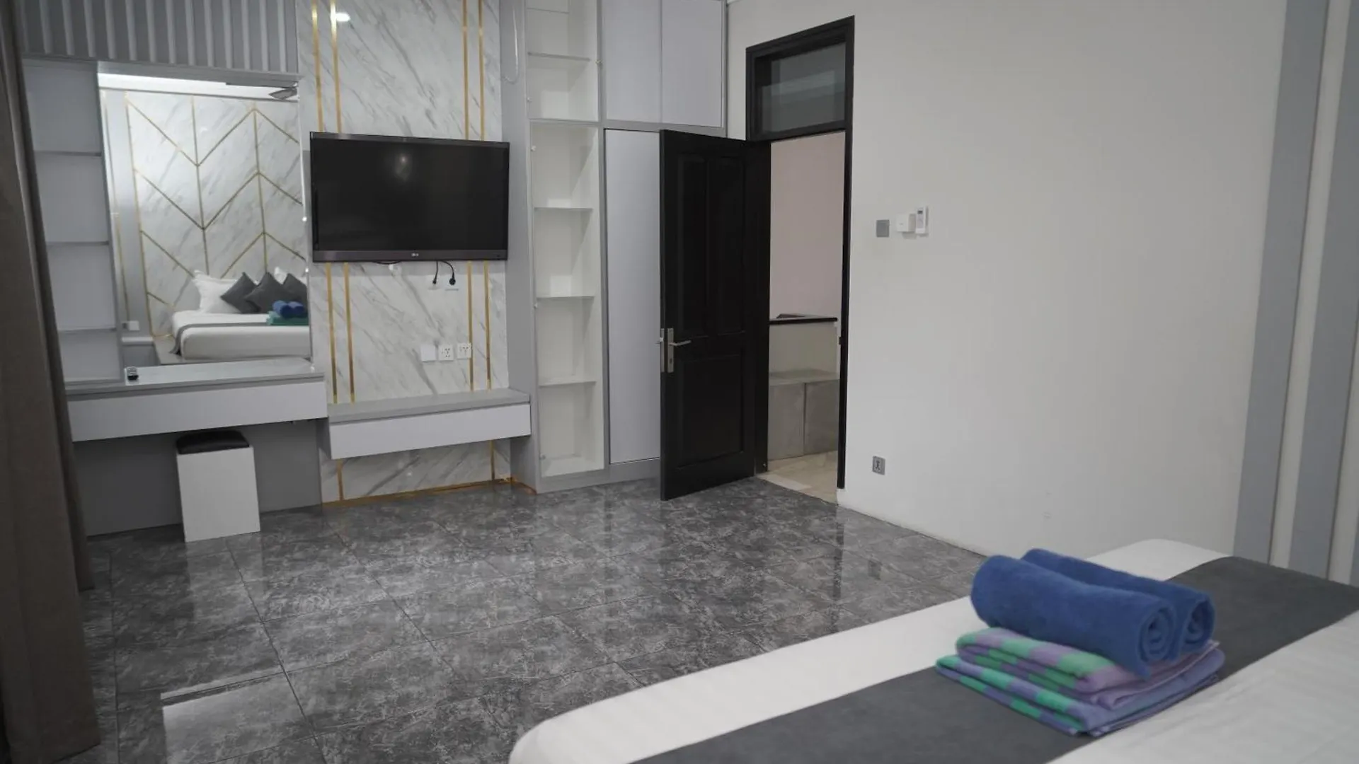 4 Bedroom Villa Kuta Regency B10 庫塔