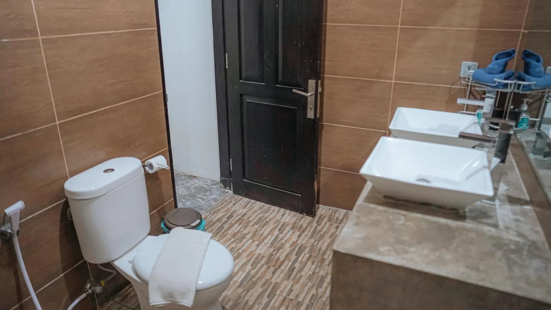 4 Bedroom Villa Kuta Regency B10 庫塔